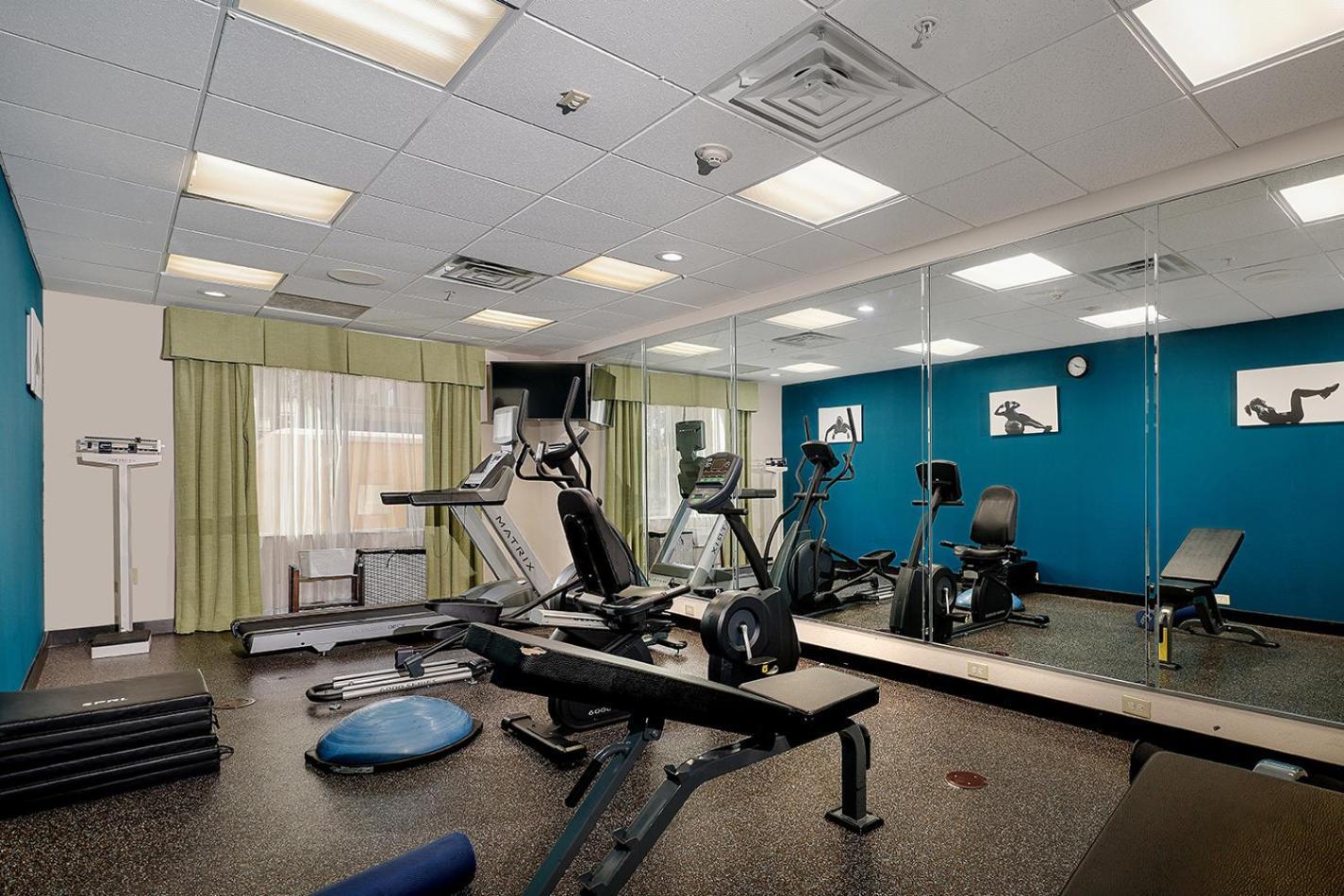 Holiday Inn Express & Suites Houston Northwest-Brookhollow By Ihg Luaran gambar