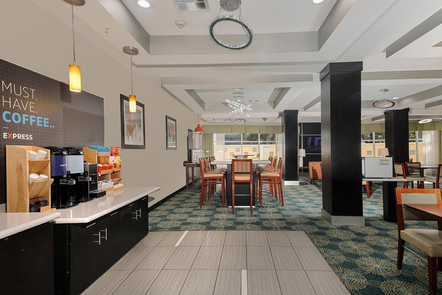 Holiday Inn Express & Suites Houston Northwest-Brookhollow By Ihg Luaran gambar