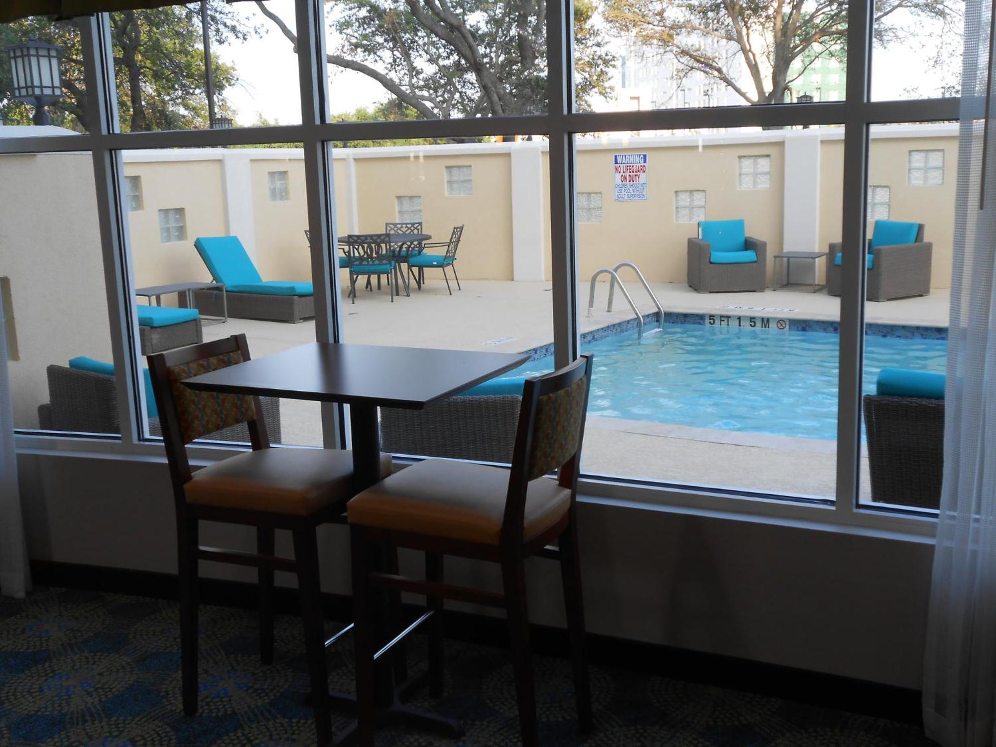 Holiday Inn Express & Suites Houston Northwest-Brookhollow By Ihg Luaran gambar